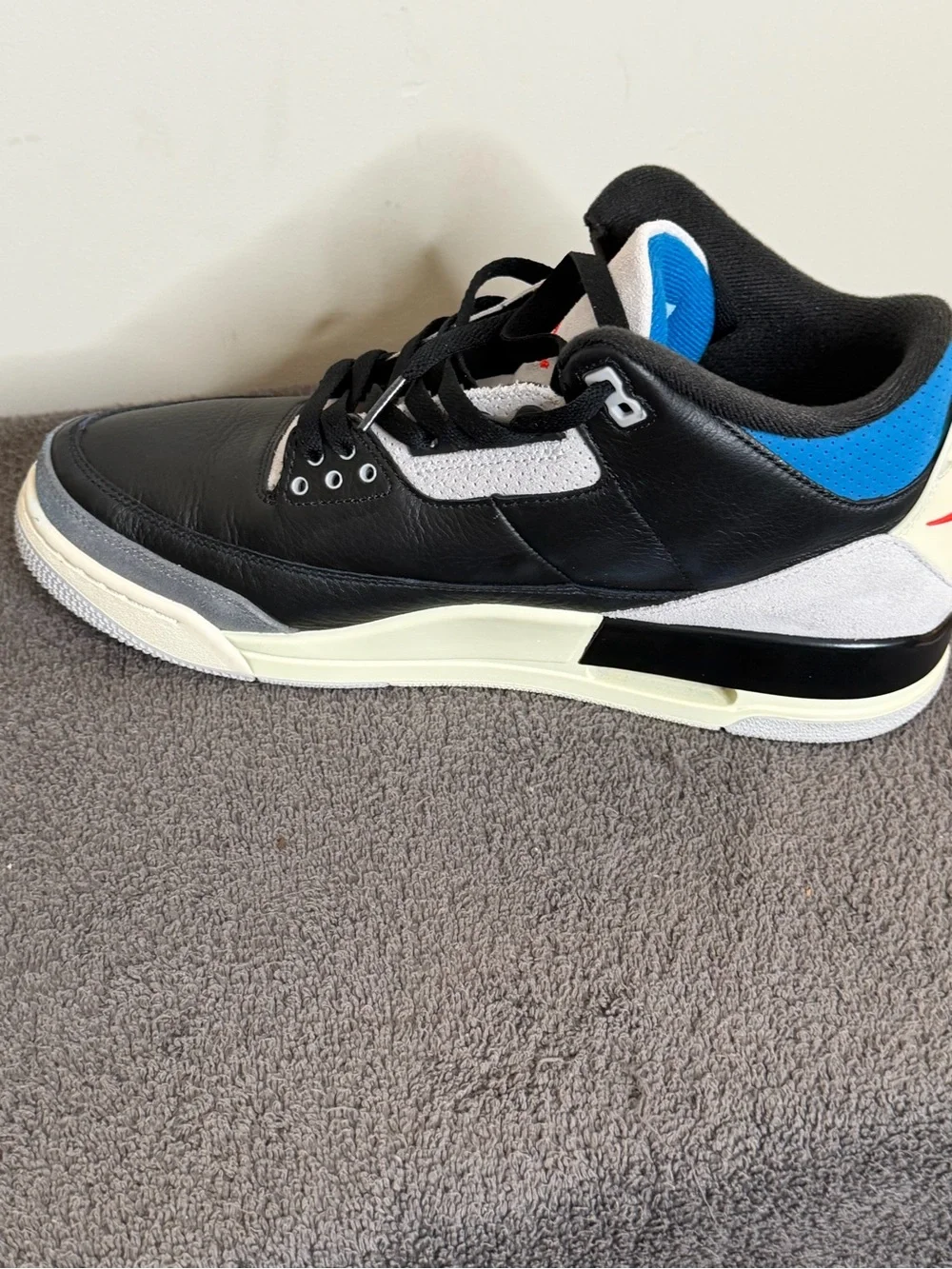 Air Jordan 3 Retro OG “Rare Air” Black Blue Men’s size 11